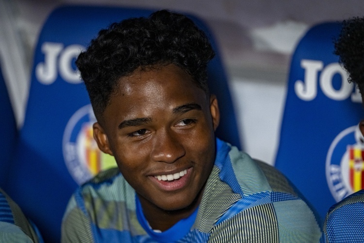 人手不算少 人手不算少